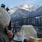 Le White - Le 42 Restaurant Hotel 4*