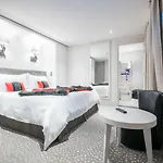 Le White - Le 42 Restaurant 4*