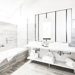 Le White - Le 42 Restaurant 4*