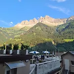 Le White - Le 42 Restaurant Hotel 4*