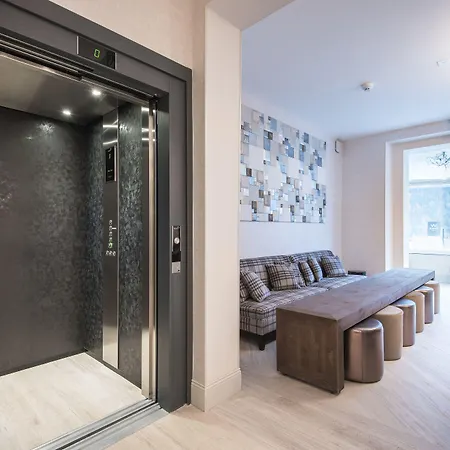 Le White - Le 42 Restaurant Hotel 4*