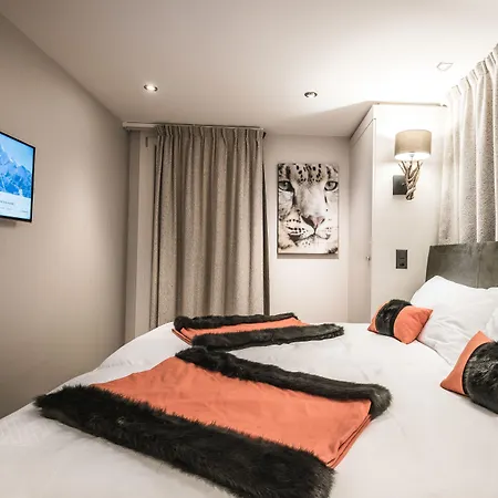 Le White - Le 42 Restaurant Hotel 4*