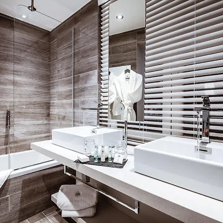 Le White - Le 42 Restaurant