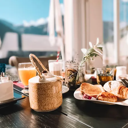 فندق Le White - Le 42 Restaurant 4*