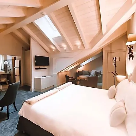 Le White - Le 42 Restaurant 4* 샘페리