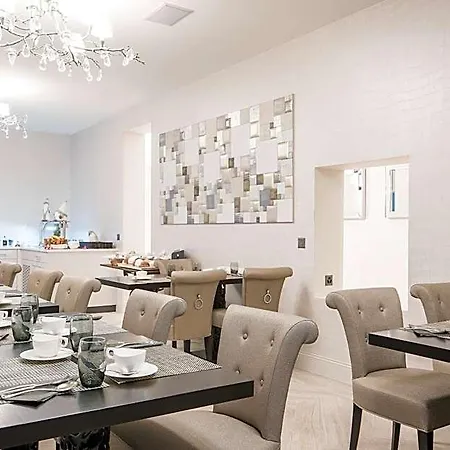 Le White - Le 42 Restaurant 4* تشامبري