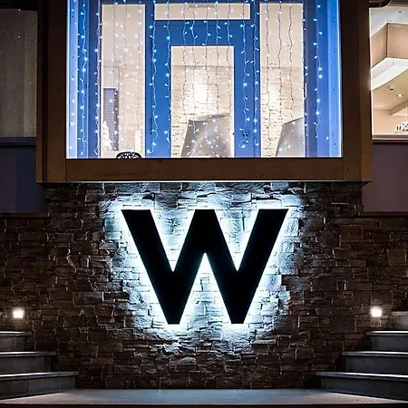 Le White - Le 42 Restaurant فندق تشامبري