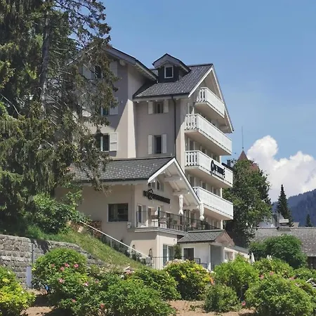 Le White - Le 42 Restaurant Hotel