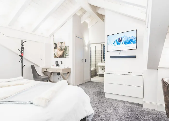 Le White - Le 42 Restaurant فندق تشامبري