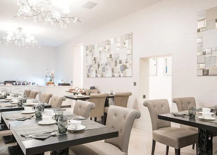 Le White - Le 42 Restaurant Hotel