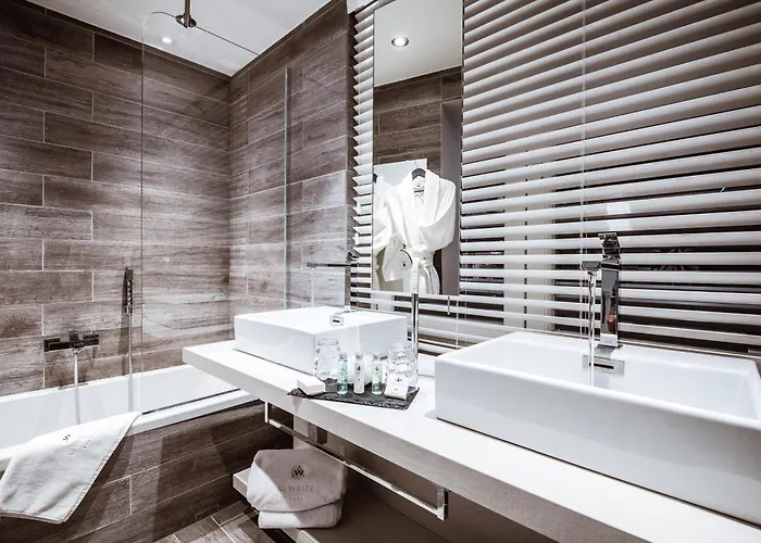 Le White - Le 42 Restaurant Hotel Champery