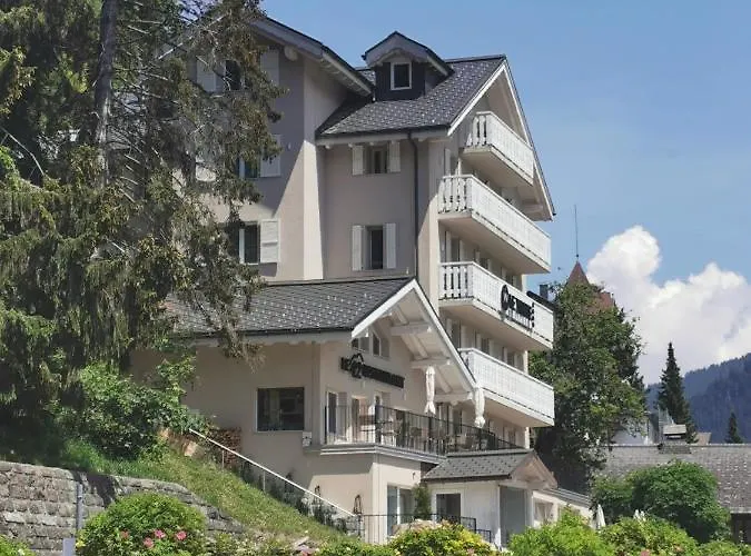 Le White - Le 42 Restaurant Hotel