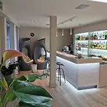 Le White - Le 42 Restaurant 4*