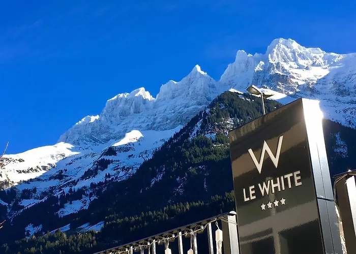 Le White - Le 42 Restaurant Hotel