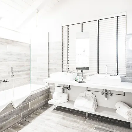 Le White - Le 42 Restaurant 4*