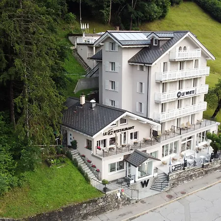 Le White - Le 42 Restaurant Szálloda 4*