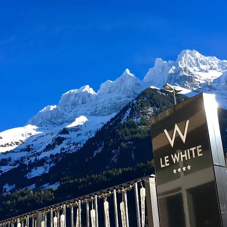 Le White - Le 42 Restaurant Hotel