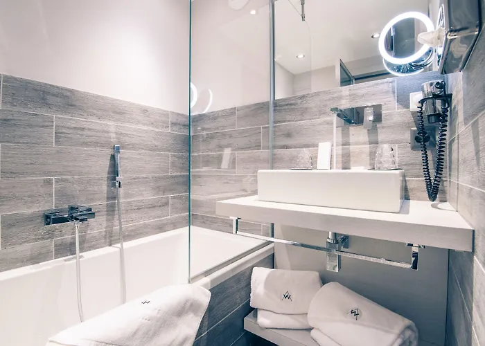 Le White - Le 42 Restaurant 4*